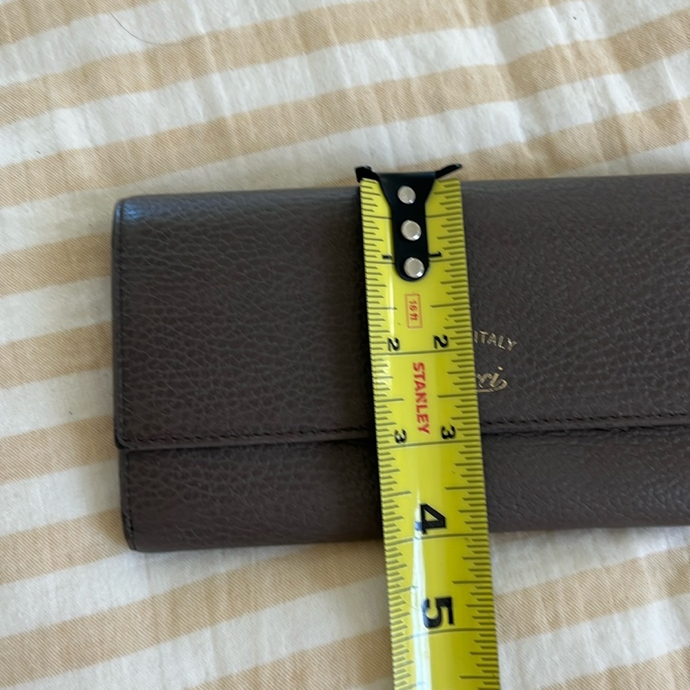 GUCCI. CLASSIC. Fits a Apple iPhone perfectly!!! Euc. - Picture 11 of 14